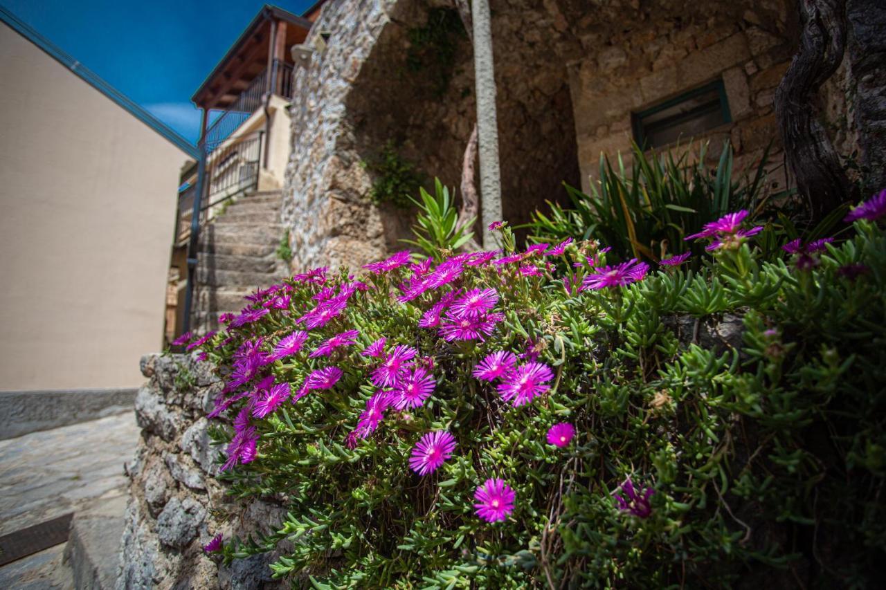 Parona Holiday Home Vrbnik Eksteriør billede